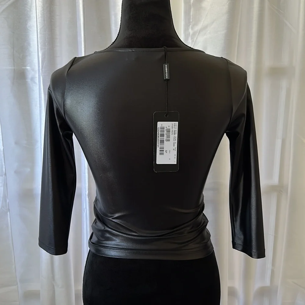 ⛔️SOLD⛔️ NWT Dolce & Gabbana Gold DG Buckle LS Cropped Blouse- Sz 40 - Picture 5 of 9